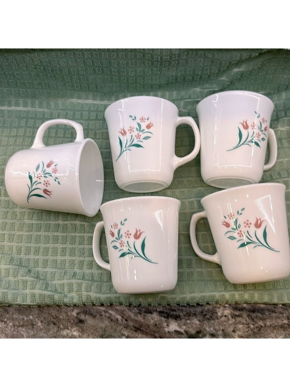 Corning USA VTG Set of 5 Corelle Coffee Mugs in Rosemarie Pattern.  Pink tulips